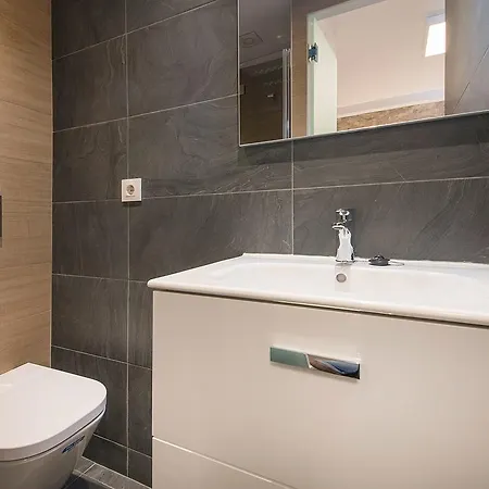 別荘 Circus House, Tarracohomes *